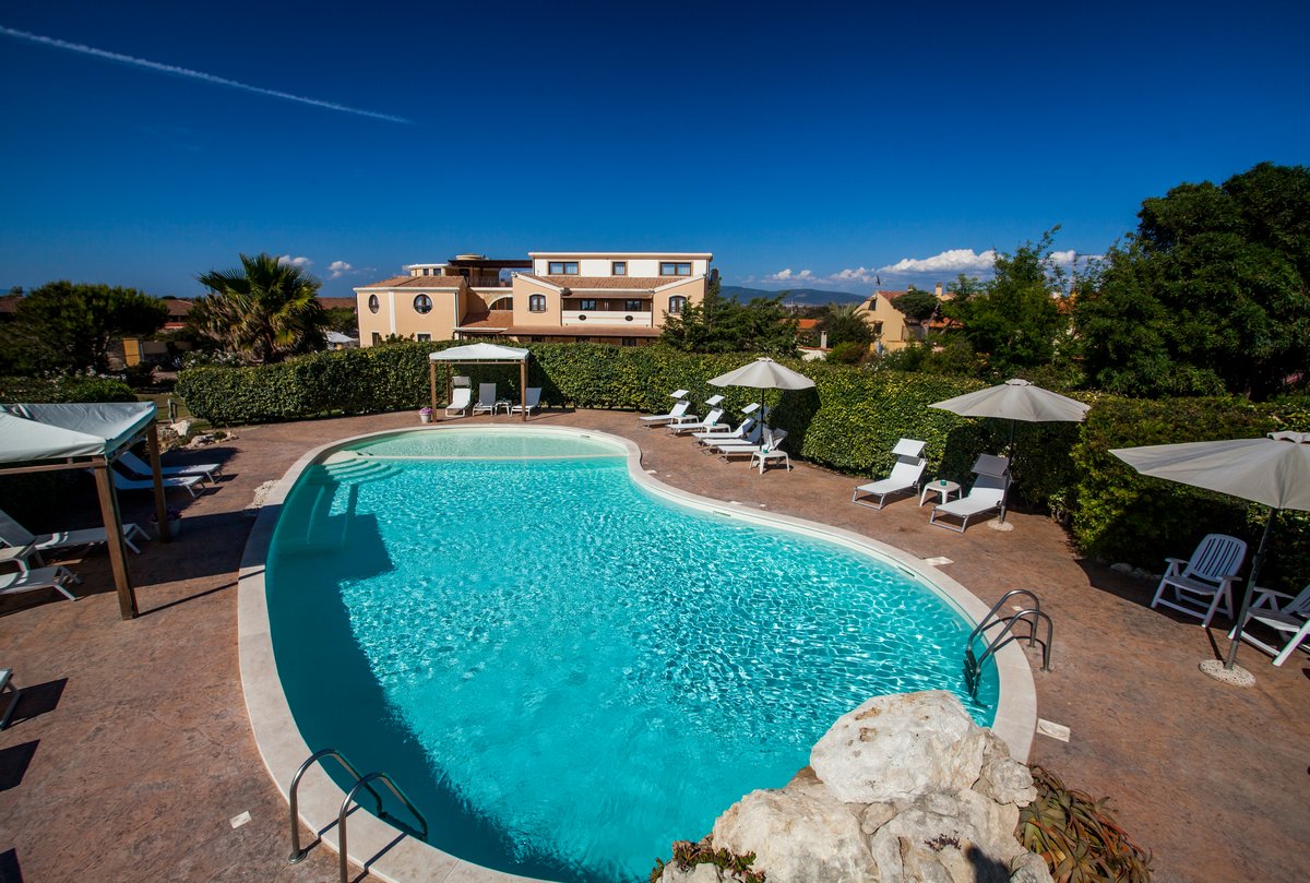 Hotel-Raffael_Piscina-3